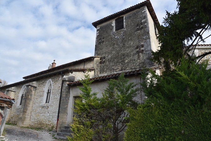 Façade sud de l'église de Villette-sur-Ain