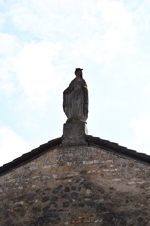 Statue de la Vierge de l'église de Villette-sur-Ain
