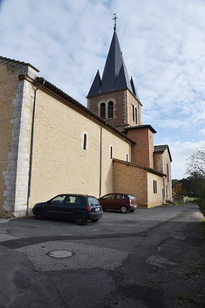 Façade sud de l'église de Romans