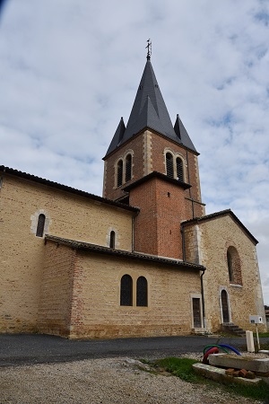 Façade sud de l'église de Romans