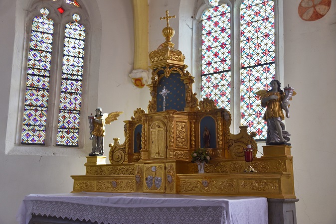 Autel de l'église de Villette-sur-Ain