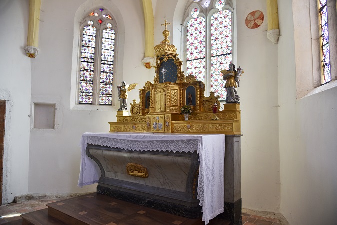 Autel de l'église de Villette-sur-Ain