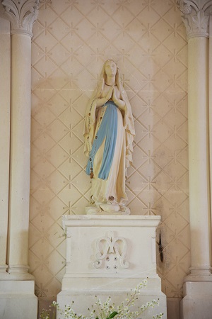 Statue de Notre-Dame de Lourdes