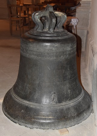 La clcche de l'ancienne église des chanoinesses