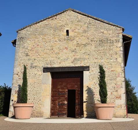 Façade de l'église de Valeins