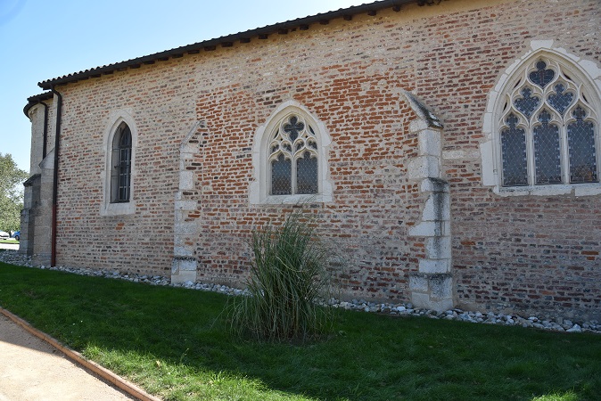 Façade nord de l'église de Chaneins