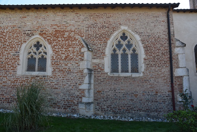 Façade nord de l'église de Chaneins
